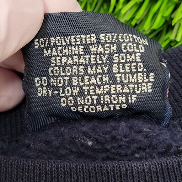 Vintage 90s Loyola College Sweatshirt Womens Large 21x15 Cropped USA - Picture 7 of 16